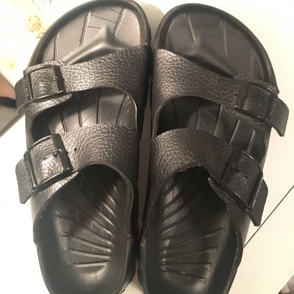 BIRKI’S SANDALS - BLACK SIZE 8/8.5